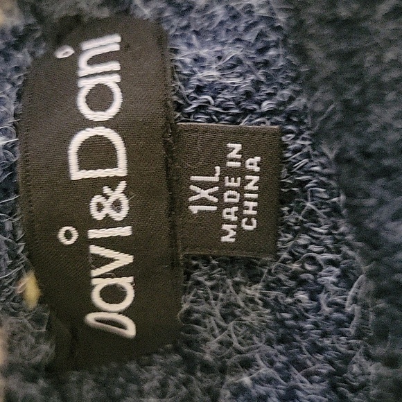 Davi & Dani Stylish Blue and Yellow Women's Sweater - Picture 4 of 4